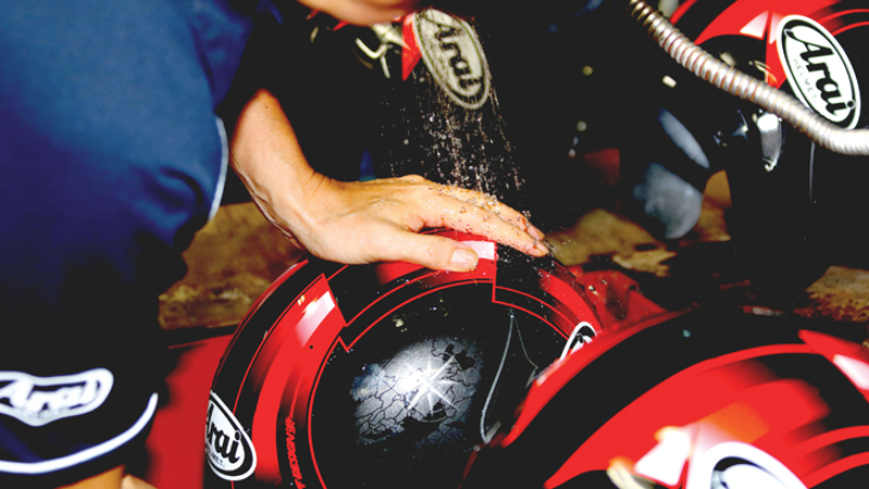 Arai Helmet Logo