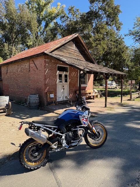 People Enjoying Gold Rush STREET Ride